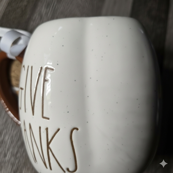 Rae Dunn Peanuts Snoopy Woodstock Give Thanks Pumpkin Mug Pilgrim NWT Speckled - Picture 4 of 6